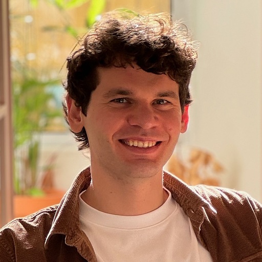Headshot of Maxi Ferreira